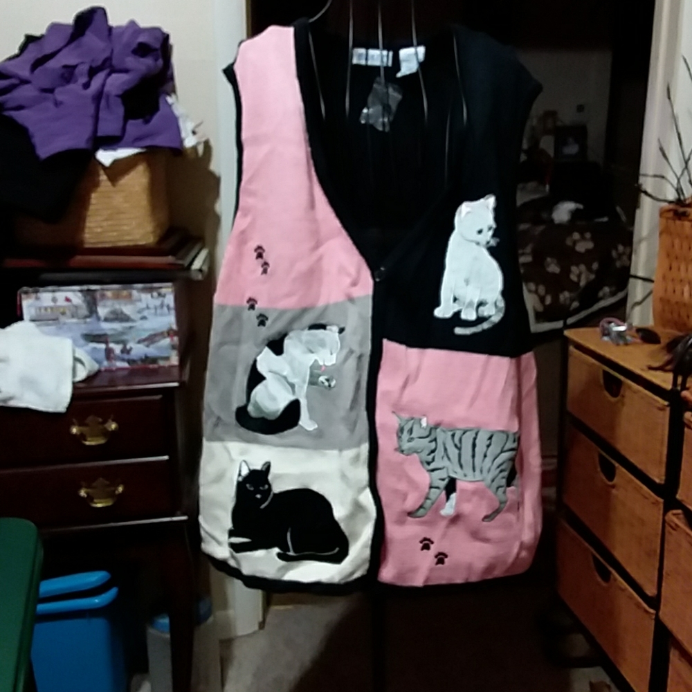 Women's cat vest size 3x
